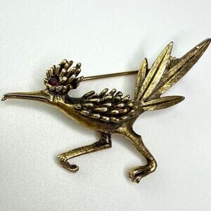 1950s Curtis Creations Brutalist Roadrunner Brooch Gold Tone Red Eye Pin